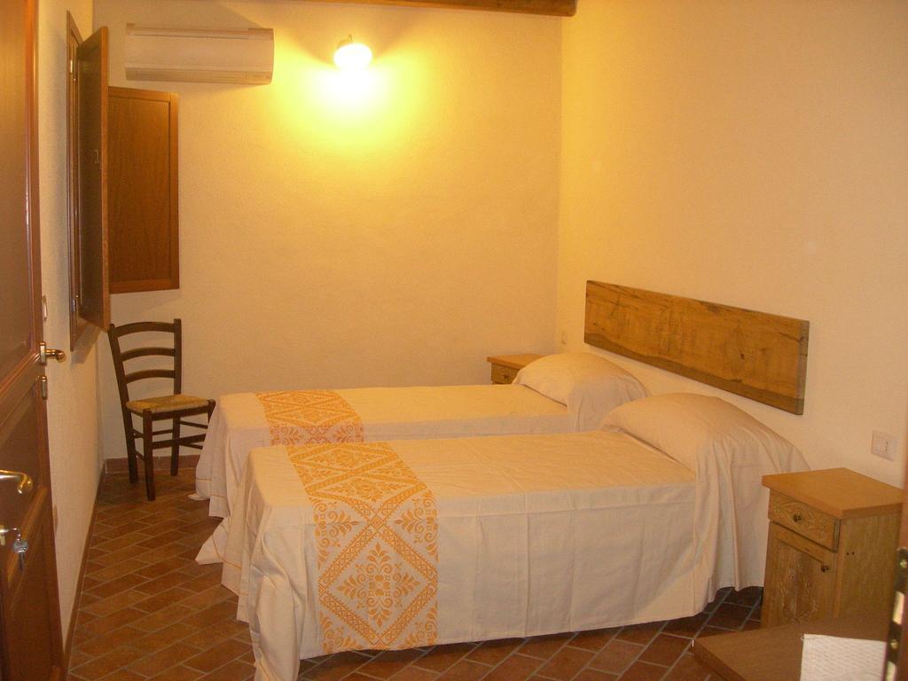 Agriturismo Battaglia Villamassargia Værelse billede